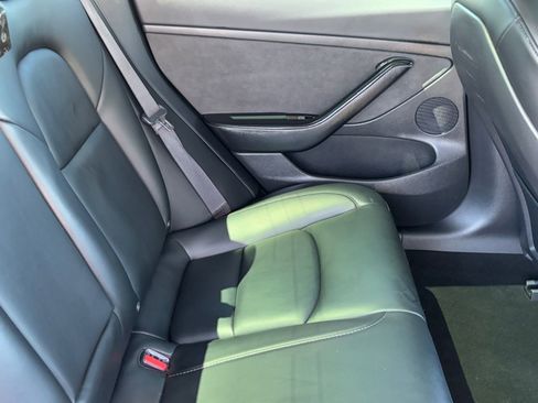 Used 2021 Tesla Model 3 Long Range image 11