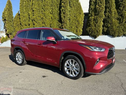 Used 2020 Toyota Highlander Limited image 1