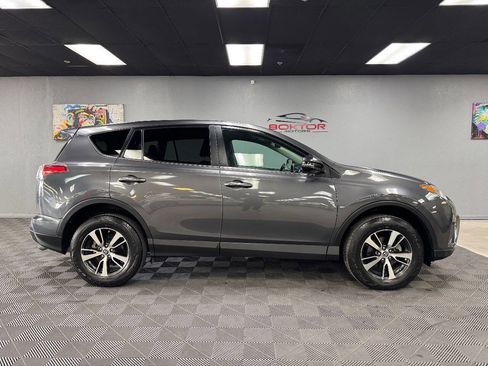 Used 2018 Toyota RAV4 XLE image 17