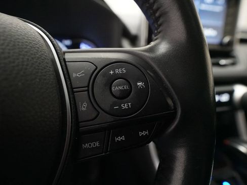 Used 2019 Toyota RAV4 Limited AWD/4WD image 19