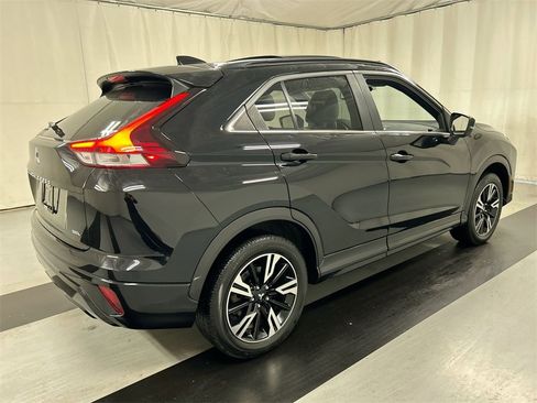 Used 2023 Mitsubishi Eclipse Cross SEL image 2