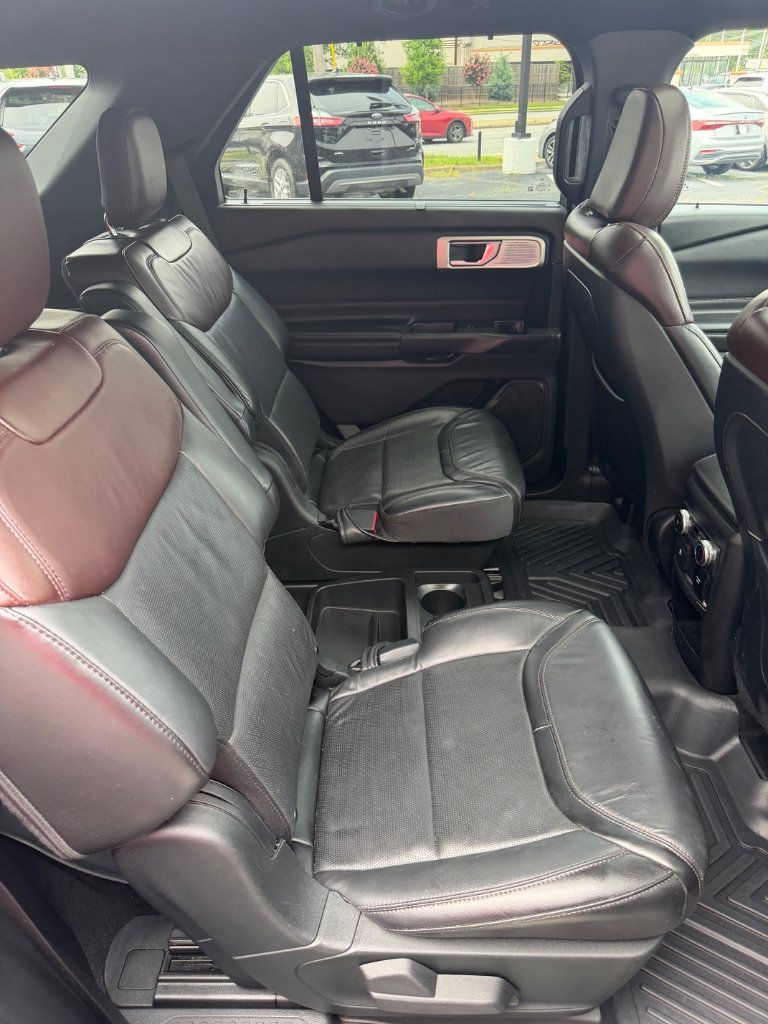 Used 2020 Ford Explorer Platinum w/ Premium Technology Package AWD/4WD image 35