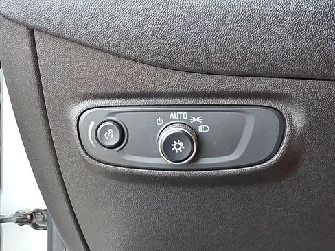 Used 2020 Chevrolet Equinox LT image 42