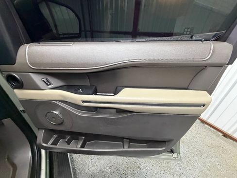 Used 2019 Ford Expedition XLT w/ Equipment Group 202A RWD image 11