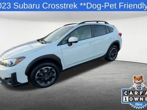 Used 2023 Subaru Crosstrek 2.0i Premium image 4