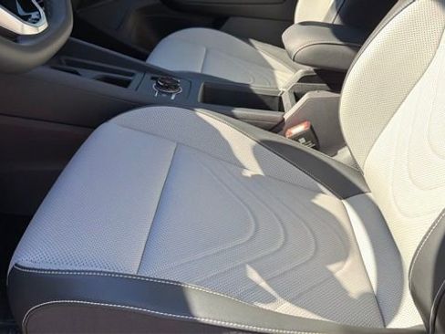 New 2026 Volkswagen Tiguan SE R-Line FWD image 13