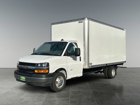 New 2025 Chevrolet Express 3500 Work Van w/ Power Convenience Package image 3