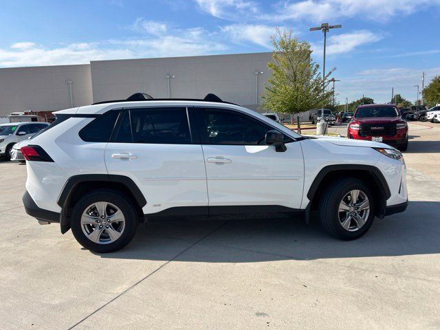 Used 2025 Toyota RAV4 LE AWD/4WD image 2