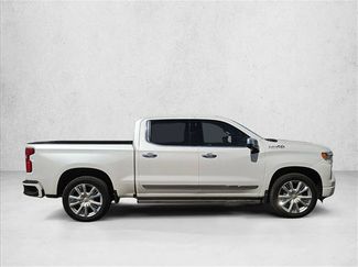 Used 2023 Chevrolet Silverado 1500 High Country w/ High Country Premium Package AWD/4WD video 4