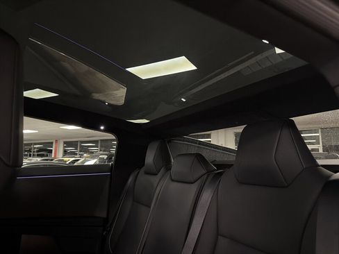 Used 2025 Tesla Cybertruck AWD Crew Cab image 54