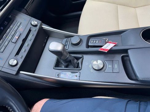 Used 2015 Lexus IS 250 RWD image 23