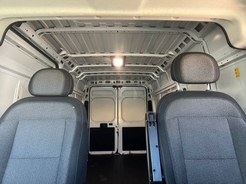 Used 2025 RAM ProMaster 2500 w/ Convenience Group FWD image 22