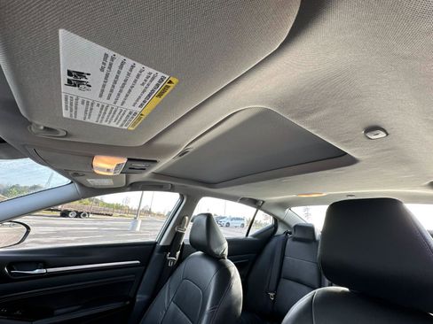 Used 2020 Nissan Altima 2.0 Platinum image 32