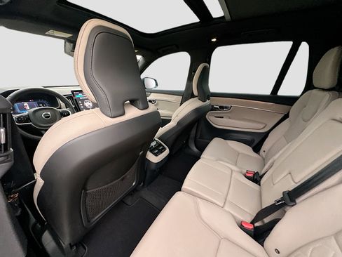 Used 2025 Volvo XC90 B5 Plus w/ Protection Package Premier image 27