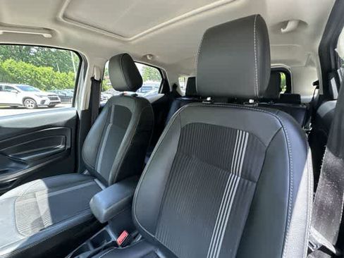Used 2019 Ford EcoSport SES w/ SES Black Appearance Package AWD/4WD image 17