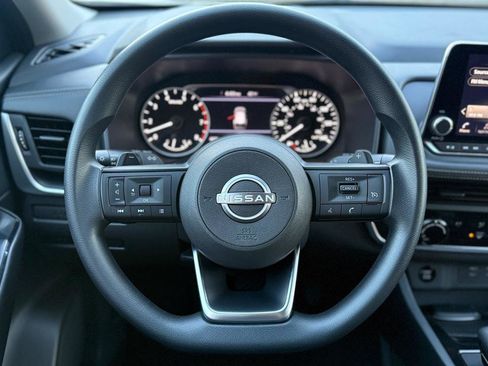 Used 2024 Nissan Rogue S image 13