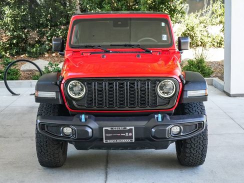 Used 2024 Jeep Wrangler Unlimited AWD/4WD image 2