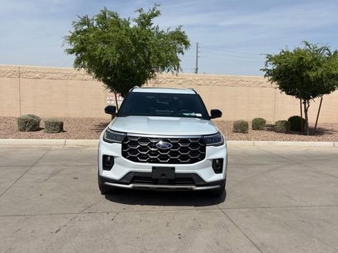 Used 2025 Ford Explorer Platinum w/ Ultimate Package image 5