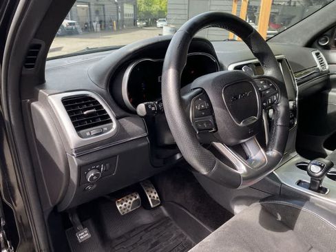 Used 2015 Jeep Grand Cherokee SRT w/ Luxury Group II AWD/4WD image 2