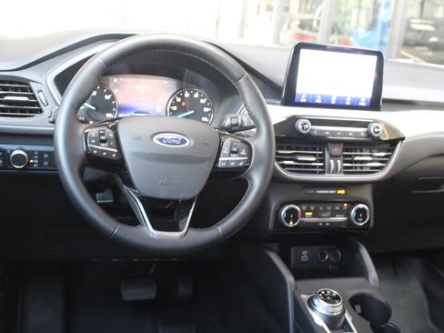 Used 2022 Ford Escape SE w/ SE Sport Appearance Package FWD image 18