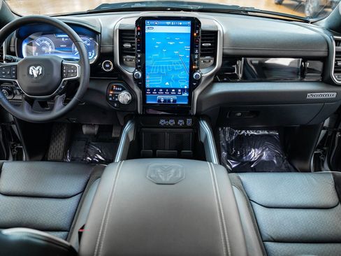 Used 2025 RAM 1500 Laramie w/ Night Edition image 27