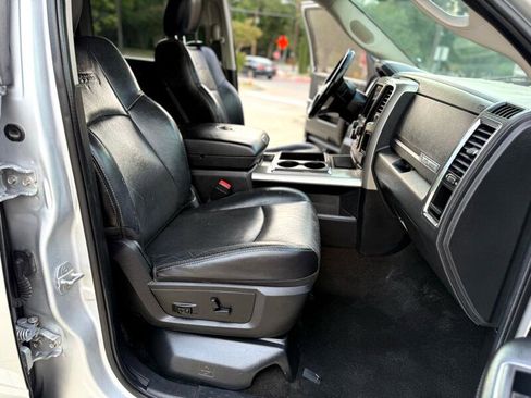 Used 2015 RAM 1500 Laramie w/ Convenience Group image 10