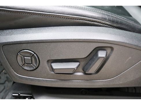 Used 2020 Audi Q3 2.0T Premium AWD/4WD image 29