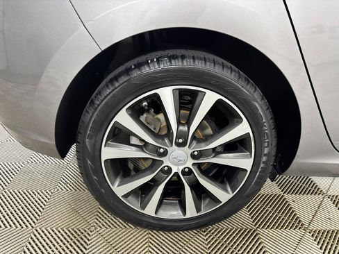 Used 2020 Hyundai Elantra GT FWD image 31