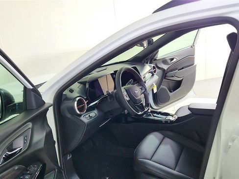 New 2026 Chevrolet Trax RS image 15