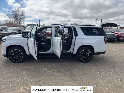 Used 2022 Chevrolet Suburban RST w/ Luxury Package image 11