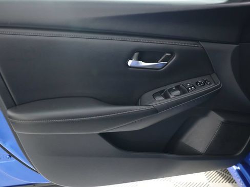 Used 2024 Nissan Sentra SV FWD image 14