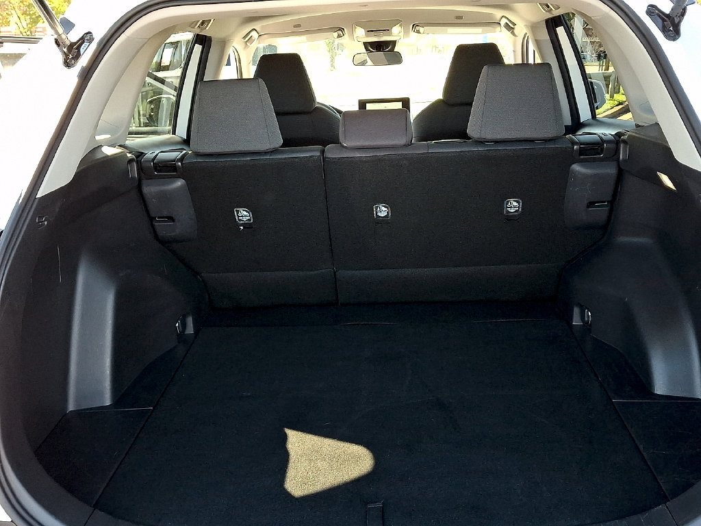 Used 2025 Toyota RAV4 XLE FWD image 29