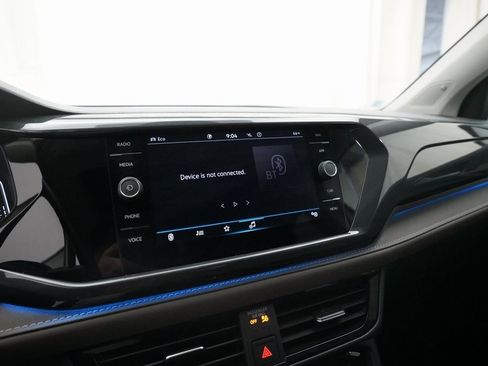 Used 2023 Volkswagen Taos SEL image 6