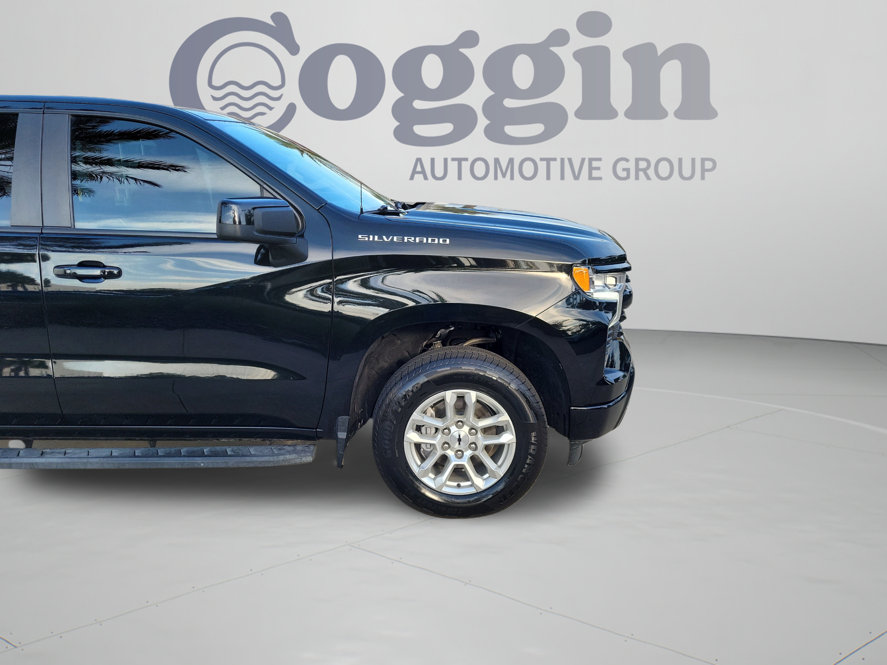Used 2024 Chevrolet Silverado 1500 RST AWD/4WD image 32