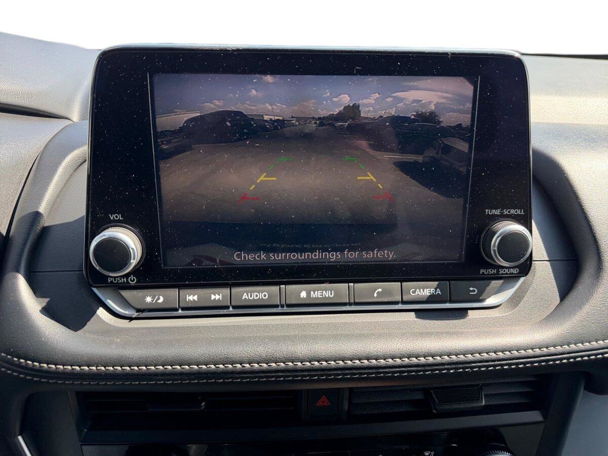 Used 2024 Nissan Rogue S FWD image 20