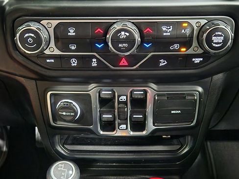 Used 2021 Jeep Wrangler Unlimited Sport AWD/4WD image 38