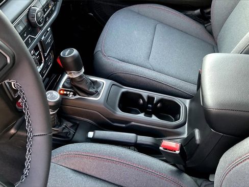 New 2025 Jeep Gladiator Rubicon w/ Convenience Group image 8