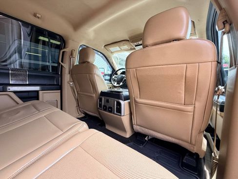 Used 2018 Ford F250 Lariat w/ Lariat Ultimate Package AWD/4WD image 38
