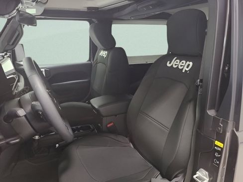 Used 2025 Jeep Wrangler Sport AWD/4WD image 16
