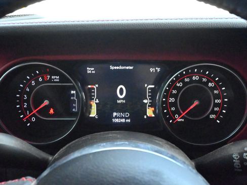 Used 2018 Jeep Wrangler Unlimited Rubicon AWD/4WD image 13