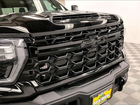Used 2025 Chevrolet Silverado 2500 ZR2 w/ ZR2 Bison Edition AWD/4WD image 35