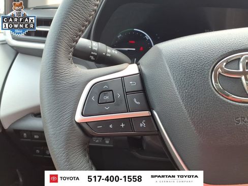 Used 2026 Toyota Sienna XLE FWD image 17