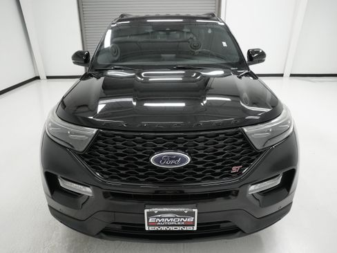 Used 2020 Ford Explorer ST w/ Premium Technology Package AWD/4WD image 2