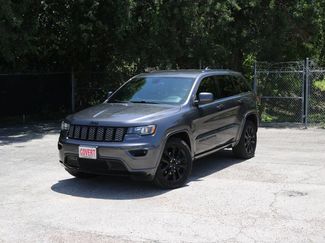 Used 2017 Jeep Grand Cherokee Altitude RWD video 1