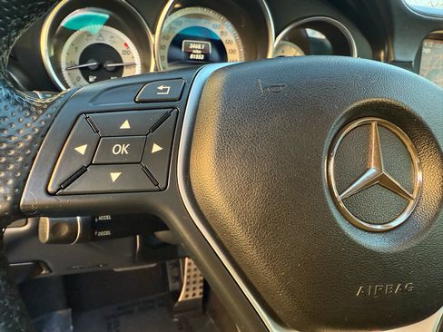 Used 2014 Mercedes-Benz CLS 550 4MATIC image 38