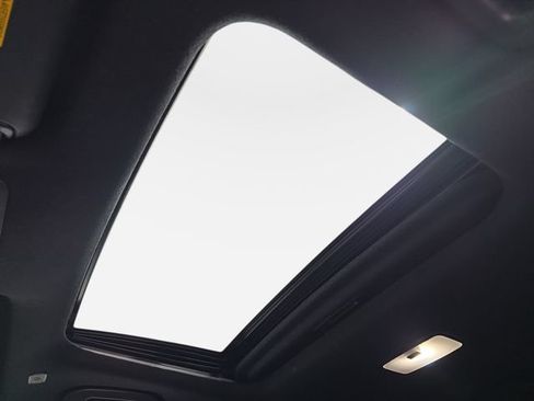 Certified 2024 Toyota Corolla Cross AWD Hybrid w/ Moonroof Package image 27