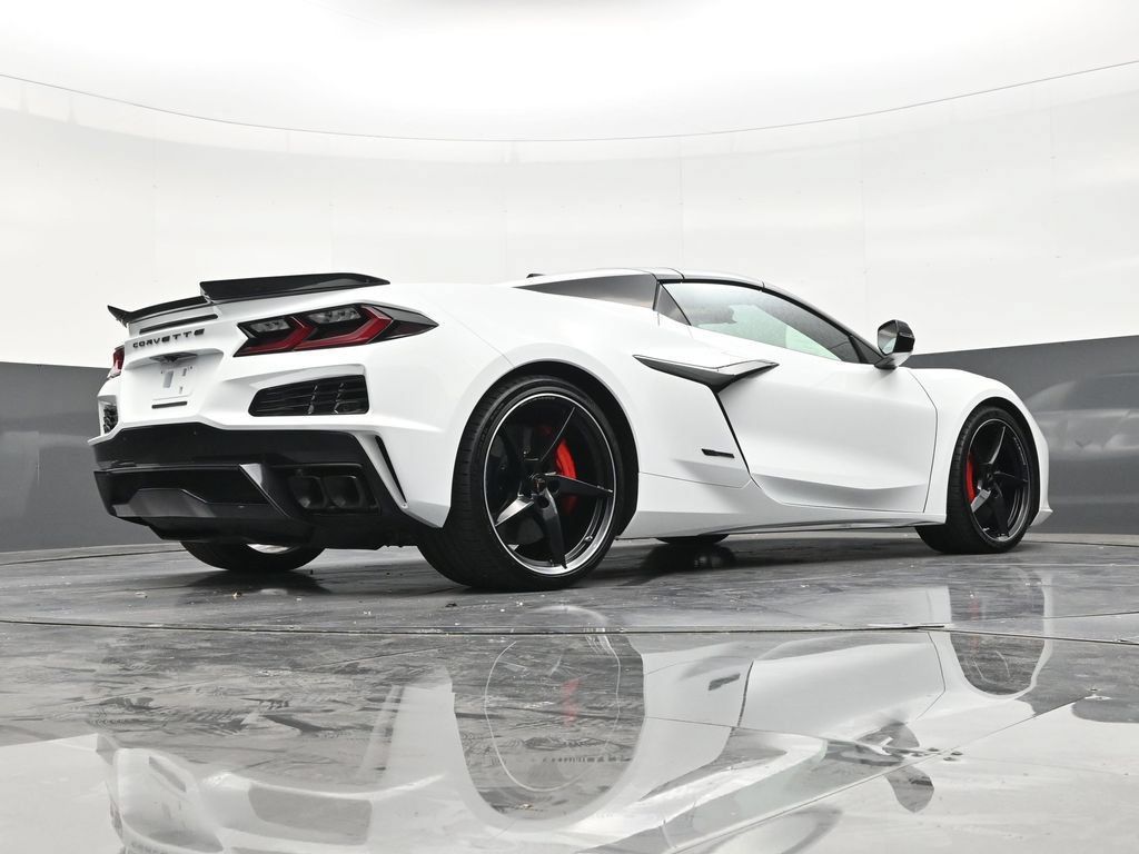 Used 2025 Chevrolet Corvette E-Ray AWD/4WD image 24