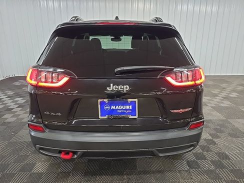 Used 2022 Jeep Cherokee Trailhawk w/ Premium Leather Package AWD/4WD image 11