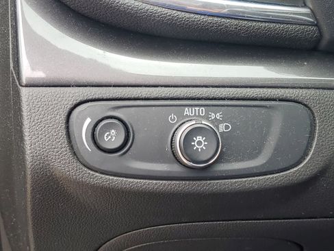 Used 2018 Buick Encore Preferred FWD image 19