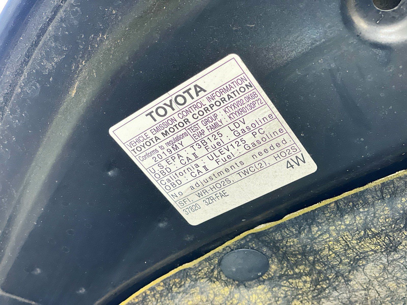 Used 2019 Toyota C-HR XLE FWD image 17